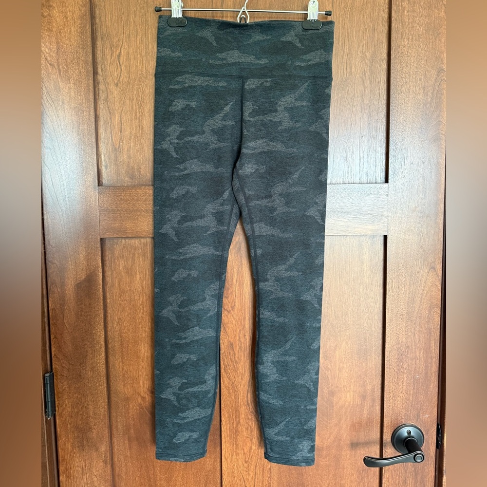 Vuori Camo Leggings - medium